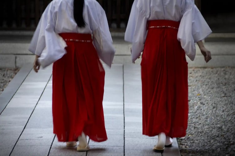 Shrine maiden