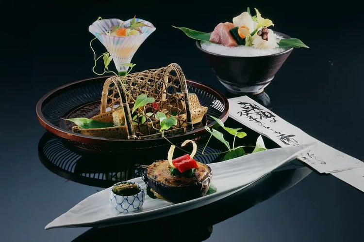 Seasonal Arrangement Kaiseki Cuisine