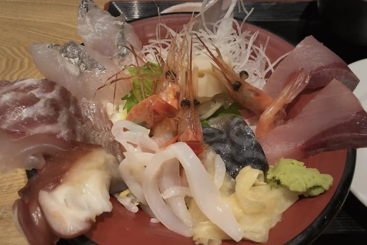 Fresh seafood rice bowl from Kanazawa, Ishikawa Prefecture