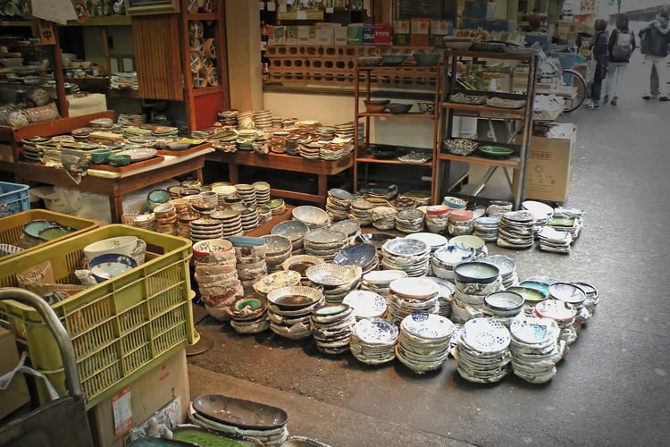 Tableware section of Tsukiji Market