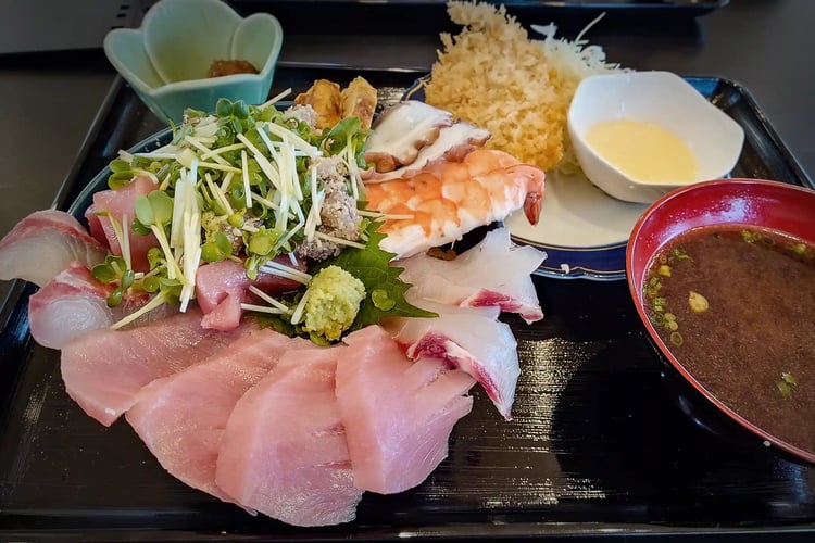 Luxury seafood bowl