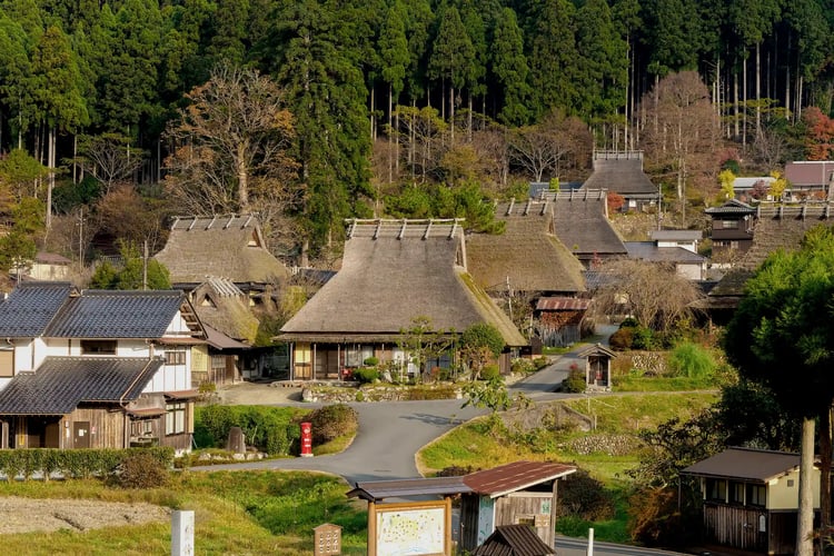 The autumn scenery of Miyama Kayabuki-no-Sato
