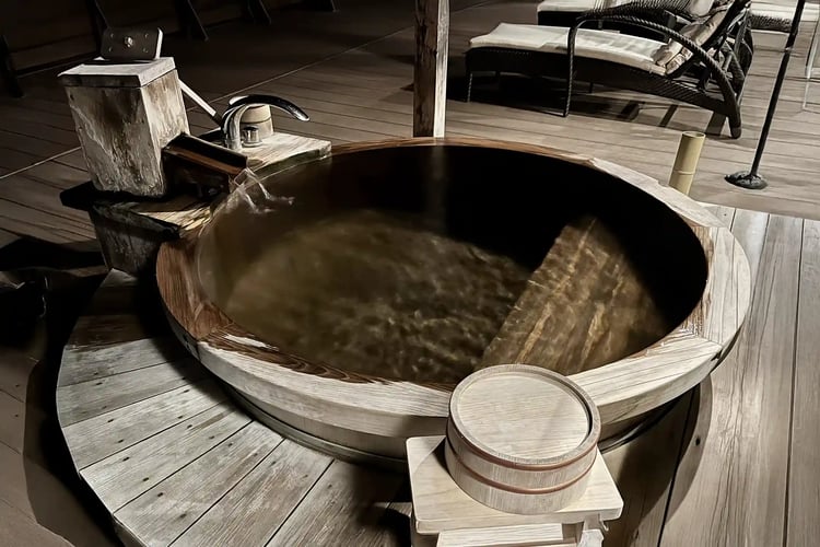 A night view from the guest room_s open-air bath