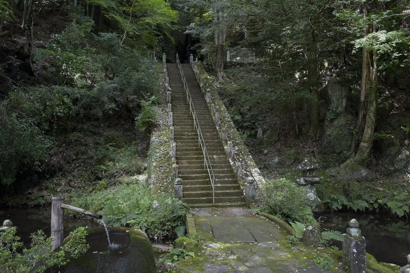 Oku-no-in, the mountain hall above Shuzenji