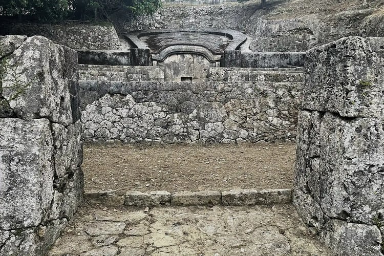 Kikkobaka  Okinawa_s Unique Turtleback Tombs