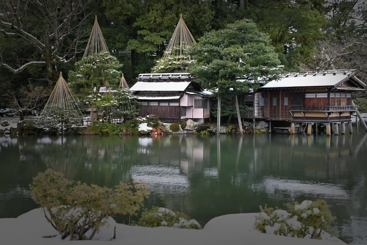 Kenrokuen during winter