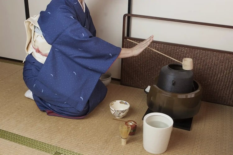 Manners and Movements in the Japanese Tea Ceremony