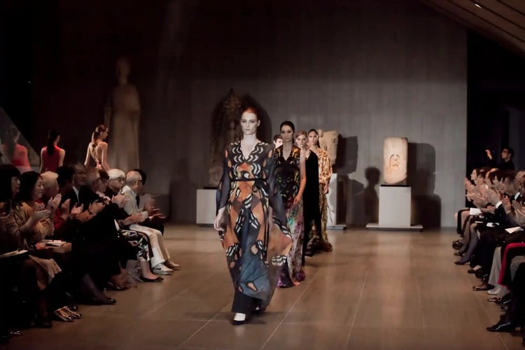 Fashion_show_at_Nezu_Museum