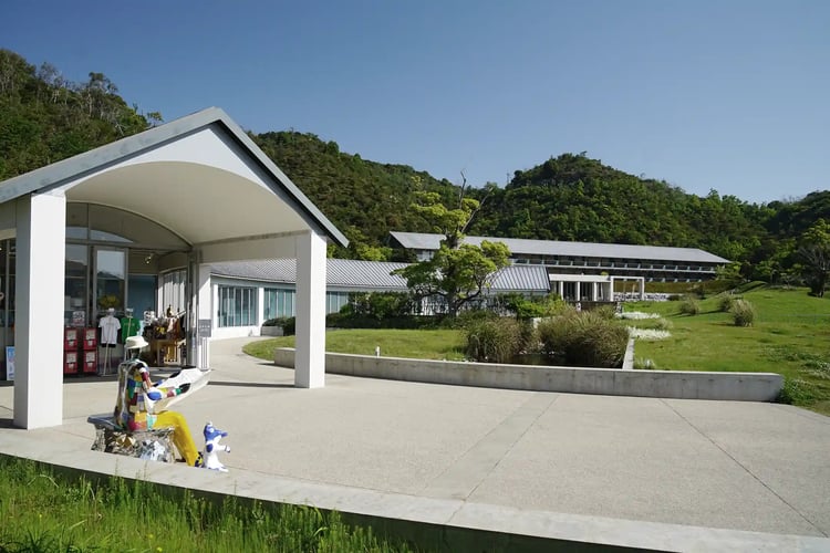 150505_Benesse_House_Park_Naoshima_Kagawa_pref_Japan06n
