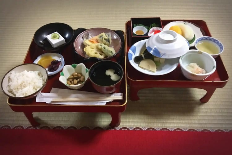 Dinner_at_Sekisho-in