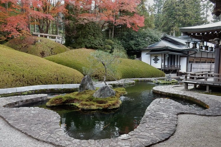 The garden at Fukuchiin Temple, Koyasan
