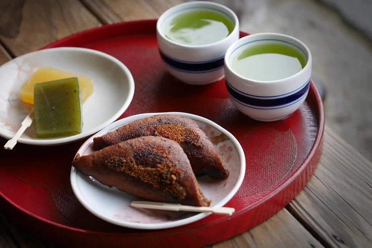 Getan_ha A traditional Kagoshima sweet often enjoyed with green tea
