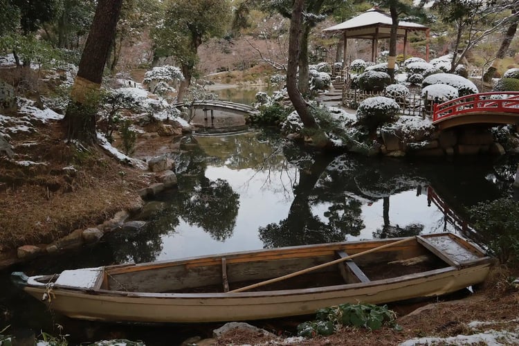 Shukkei-en Garden in Hiroshima Covered with Snow