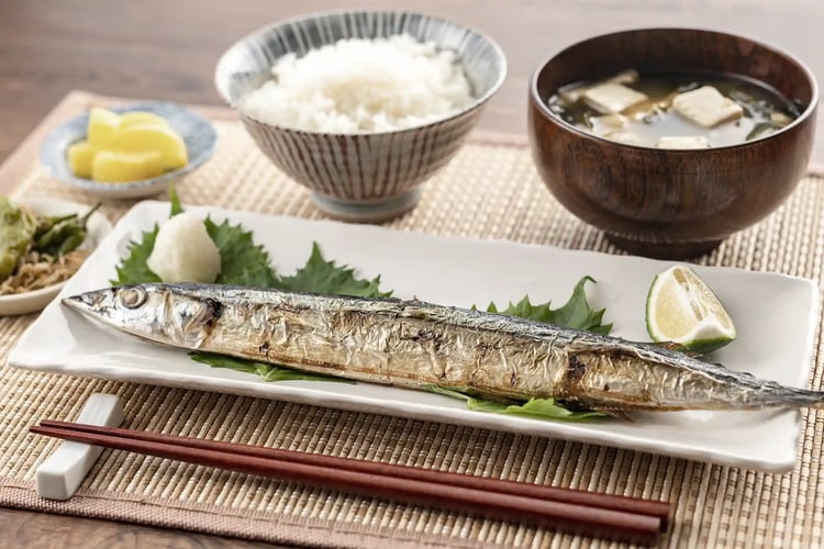 Salt-grilled Pacific Saury, the quintessential taste of Autumn