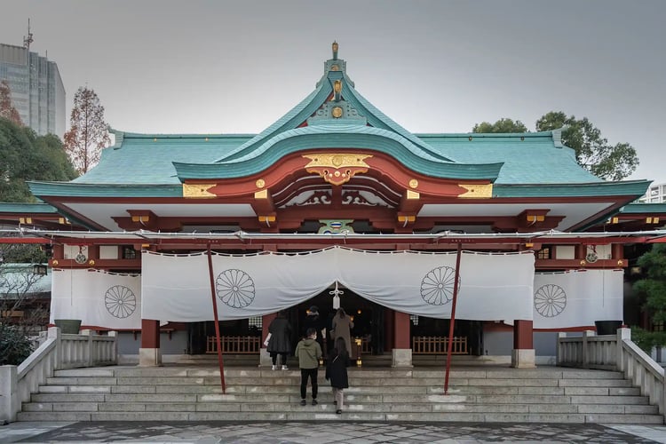 Hie Jinja Shrine (Akasaka) The Sannō Torii Gate and Urban Serenity