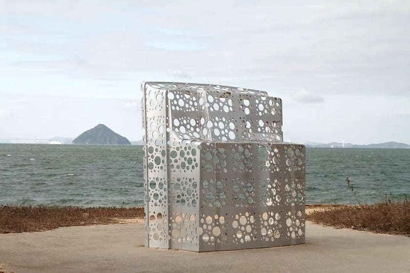 Shinro_Ohtake_Shipyard_Works-_Stern_with_Hole_(7049595443)