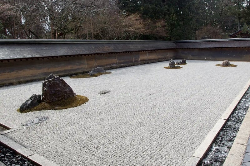 Stone_garden_@_Ryoanji_Temple_@_Kyoto_(13406150615)