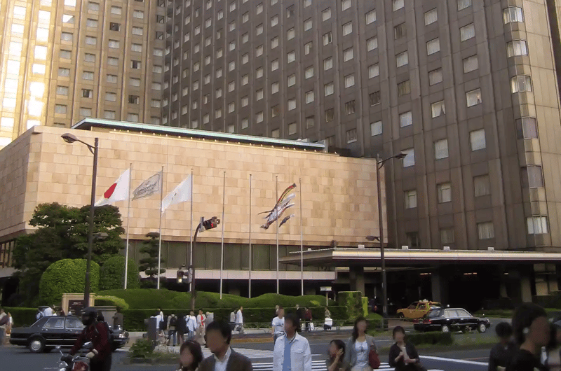 Imperial_Hotel_(2006-05-05)-1