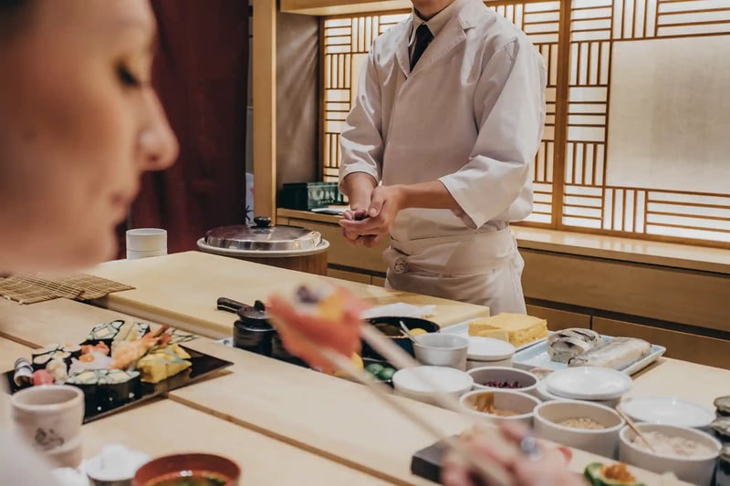 Tokyo, the birthplace of nigiri-zushi (hand-pressed sushi), continues the tradition of Edomae-zushi dating back to the Edo period, offering highly refined Omakase courses