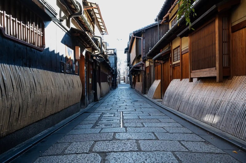 Machiya in Kyoto_s Gion Shirakawa district