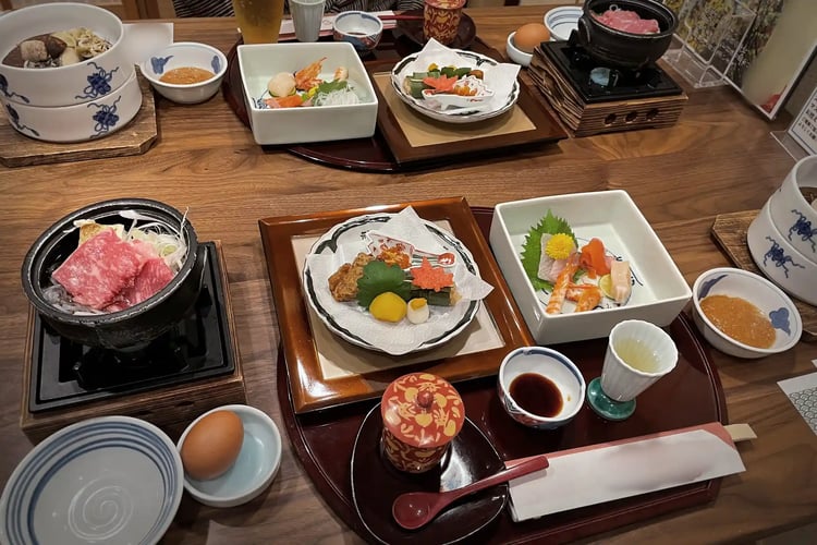 The dinner at the hotel during the trip