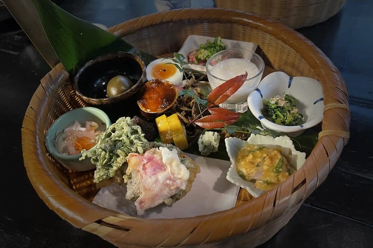 The colorful presentation of the Washoku meal (or set)