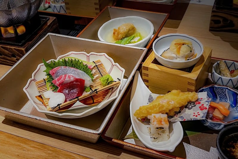 Luxurious and colorful Kaiseki cuisine