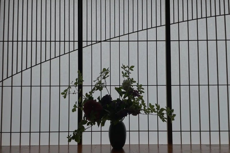 Sliding paper screen