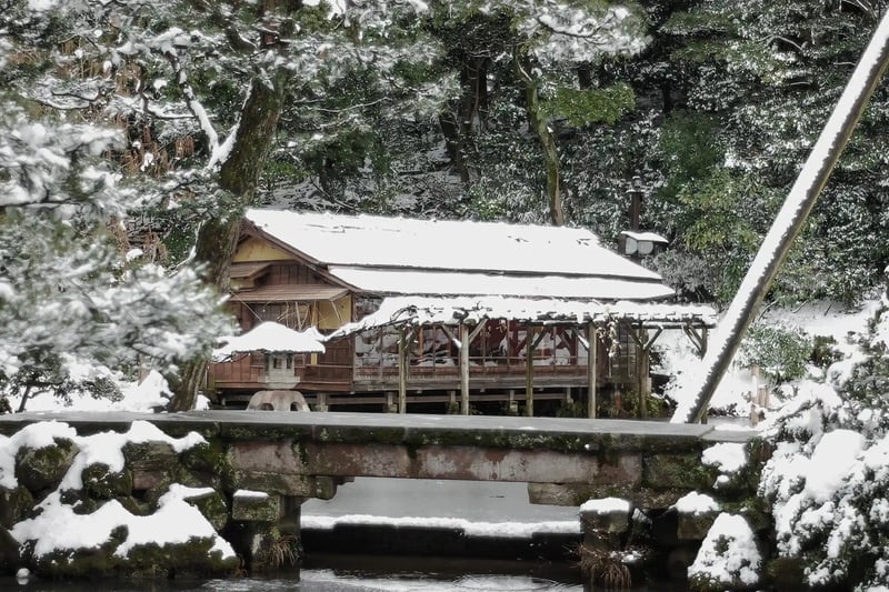 Yūgao-tei (Tearoom) at Kenrokuen Garden in the Snow (Ishikawa)