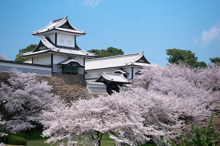 Kenrokuen Garden and Kanazawa Castle
