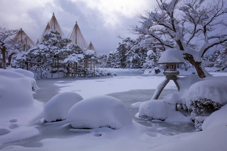 Snowy Scenery of Kenrokuen Garden, Ishikawa