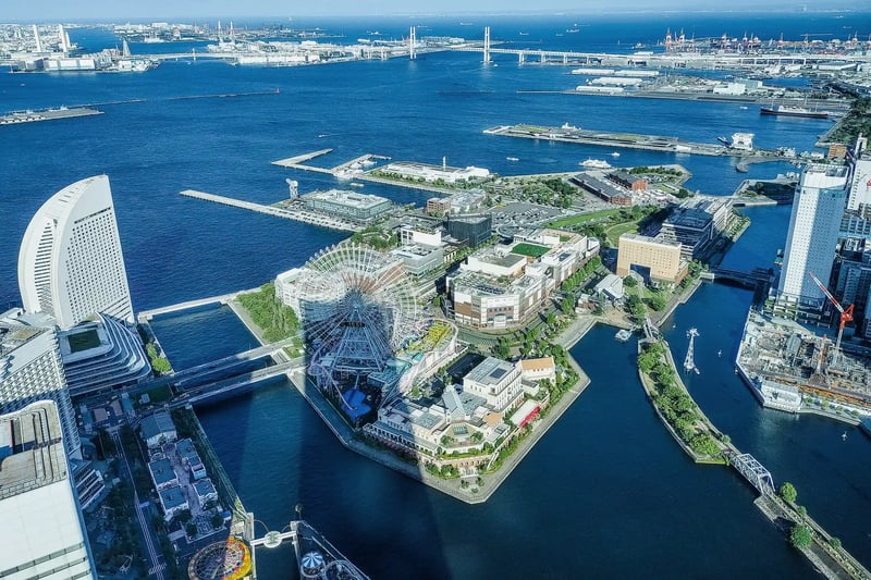 A panoramic view of Shinko Pier from Yokohama Landmark Tower