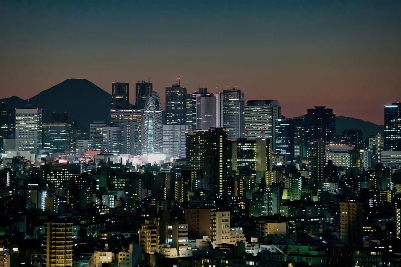 The silhouette of Mount Fuji and the Shinjuku skyline
