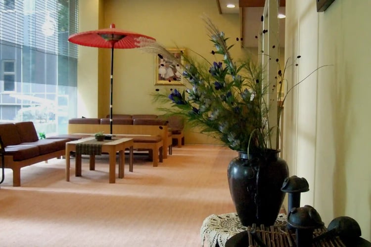 The main entrance of Hotel Ryumeikan Honten