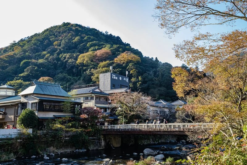 Hakone-Yumoto, the gateway to the Hakone hot spring area