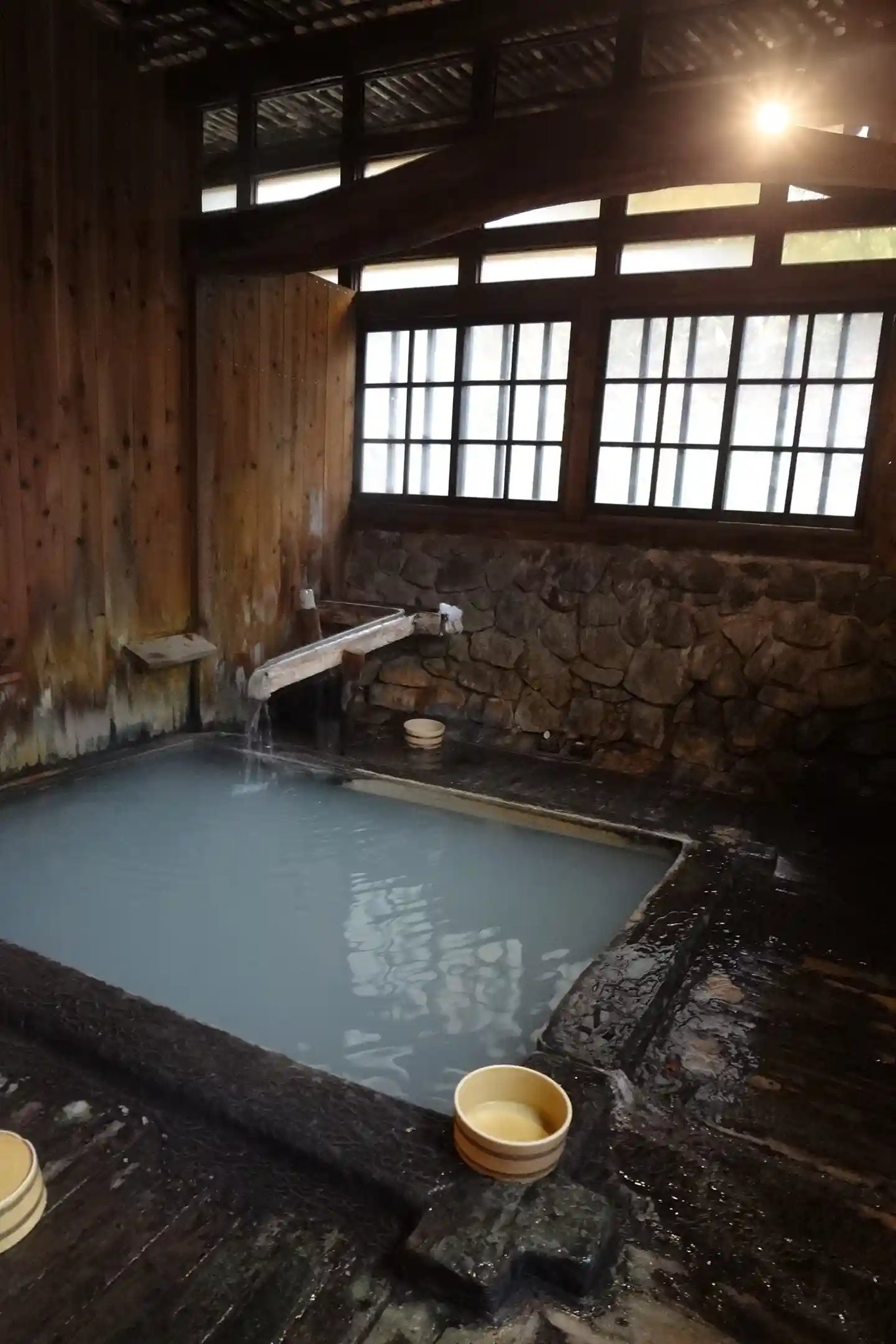The atmosphere of Tsurunoyu Onsen in Nyuto Onsen Village