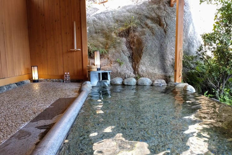 A private open-air bath for exclusive use