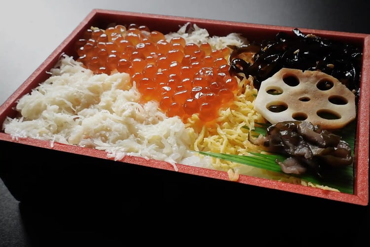Delicious-Looking Wakkanai Seafood Ekiben
