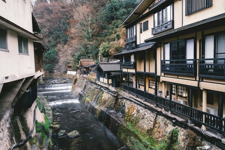 Hot spring resort (2)