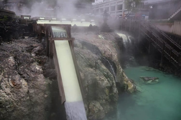Hot spring resort (7)