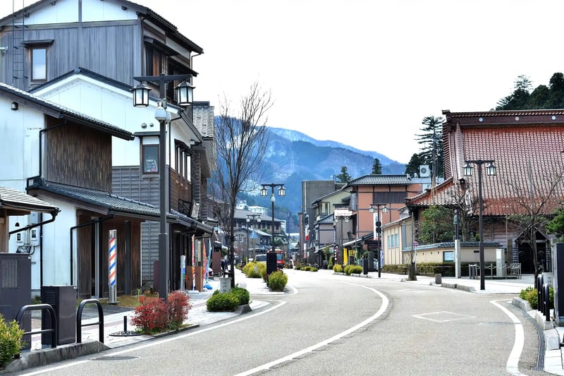 Yuge Kaido Street The Main Promenade of Yamanaka Onsen