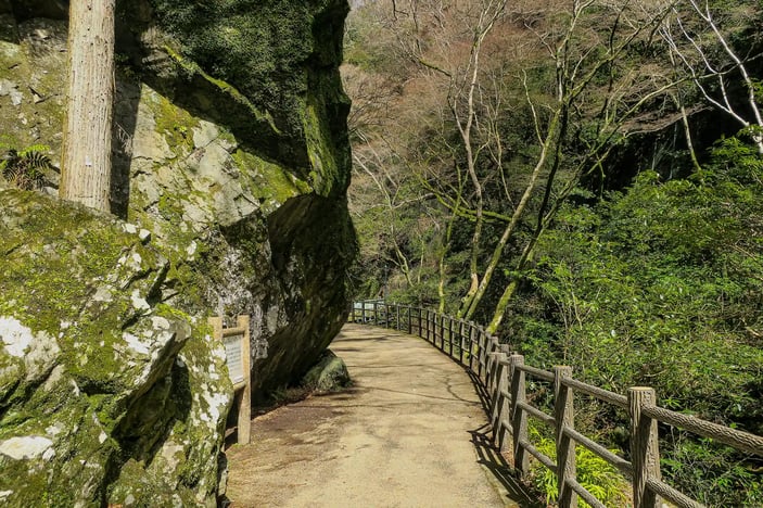 Tojin-Modori-Iwa The Giant Rock of the Turning Nobleman