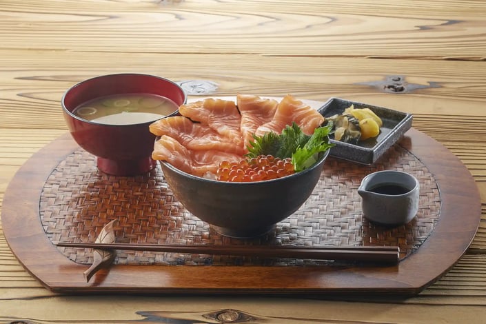 almon and Salmon Roe Bowl Set