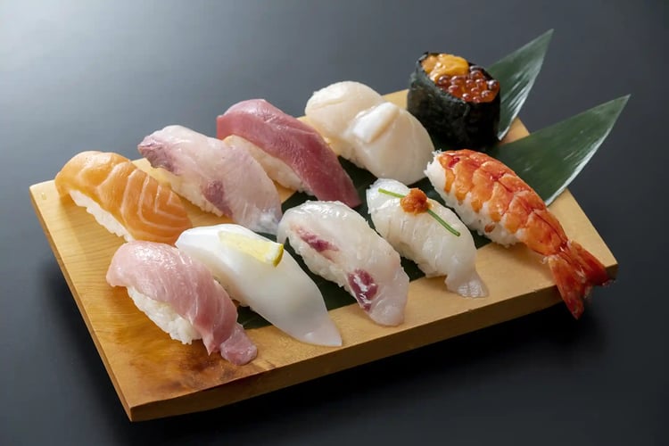A Comparison of Seasonal Sushi Toppings Spring, Summer, Autumn, and Winter
