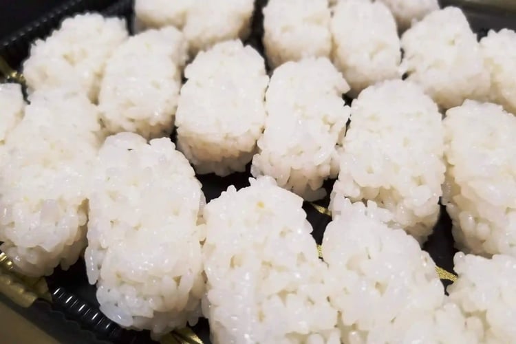 Vinegared Rice (Shari) and Plain Steamed Rice (Ginshari)