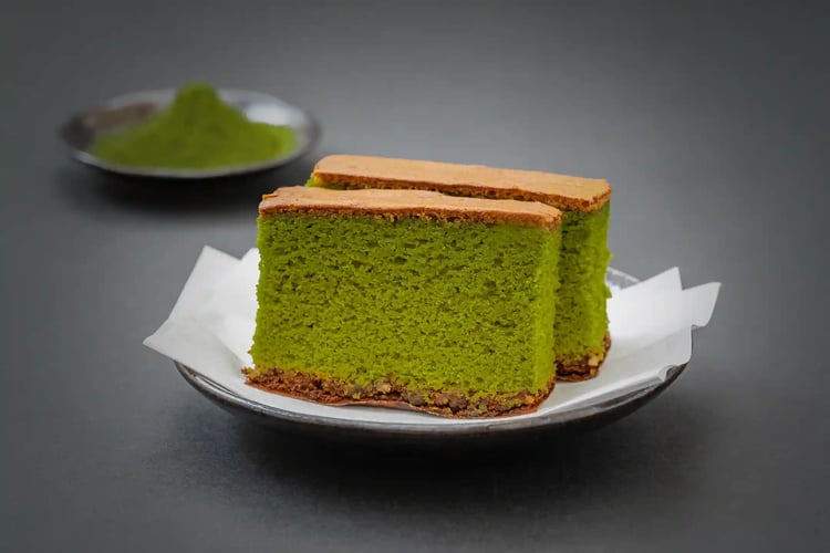 Soft and Fluffy Matcha Castella