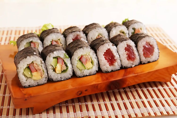 Appetizing Sushi Rolls (Delicious Maki Sushi)