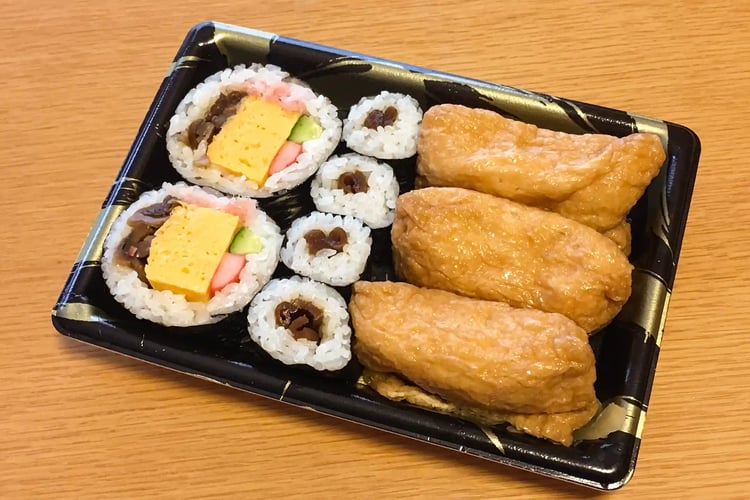 Sukeroku Sushi (Assortment of Inari Sushi and Thick Sushi Rolls)