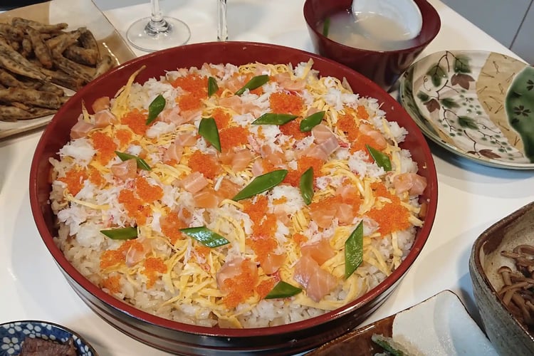 Chirashi Sushi (Scattered Sushi Bowl)