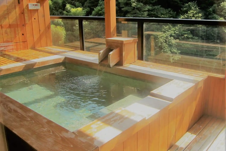 Open-Air Guest Room Bath (Private Hot Spring Source & Terrace Bathing)